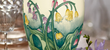 For Grandma who love flowers and vase's